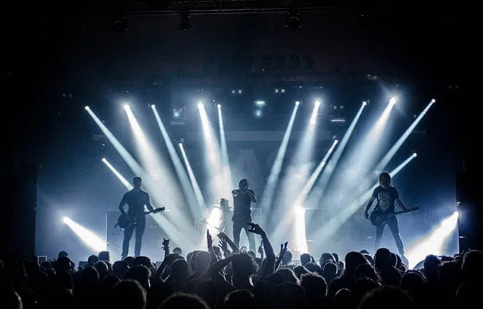 Chris Martin en 4 andere bekende artiesten met tinnitus